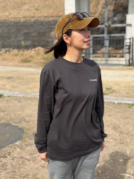 オヤドリ ロンT スミ