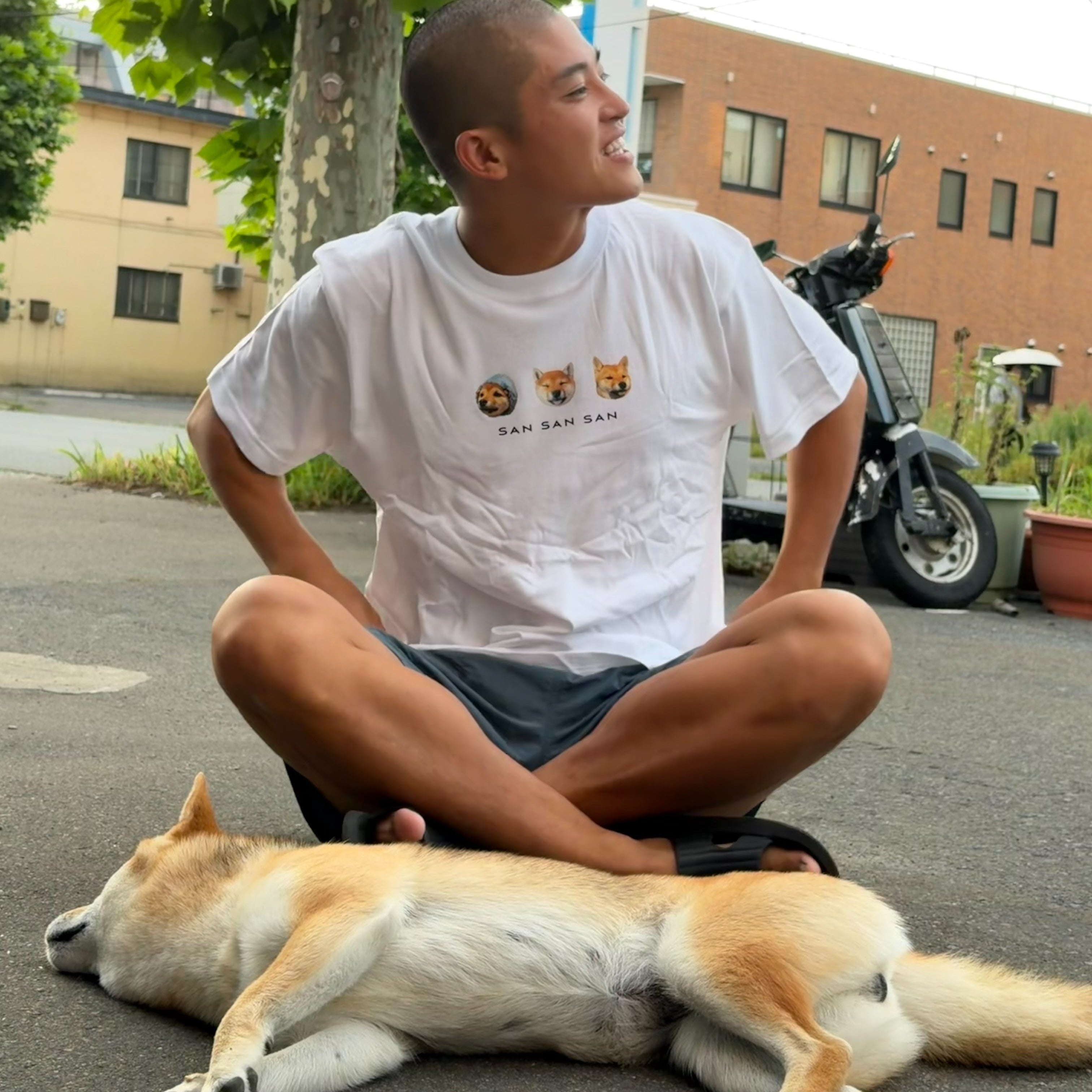 SAN SAN SAN Tシャツ
