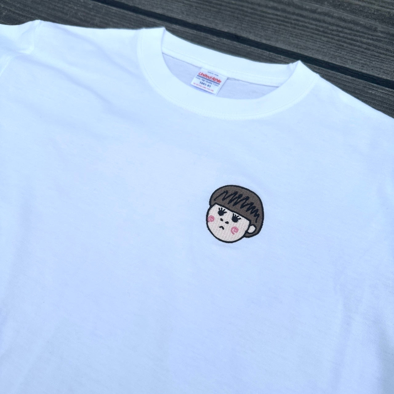 ☆かなっぺ顔面刺繍Tシャツ　白/黒
