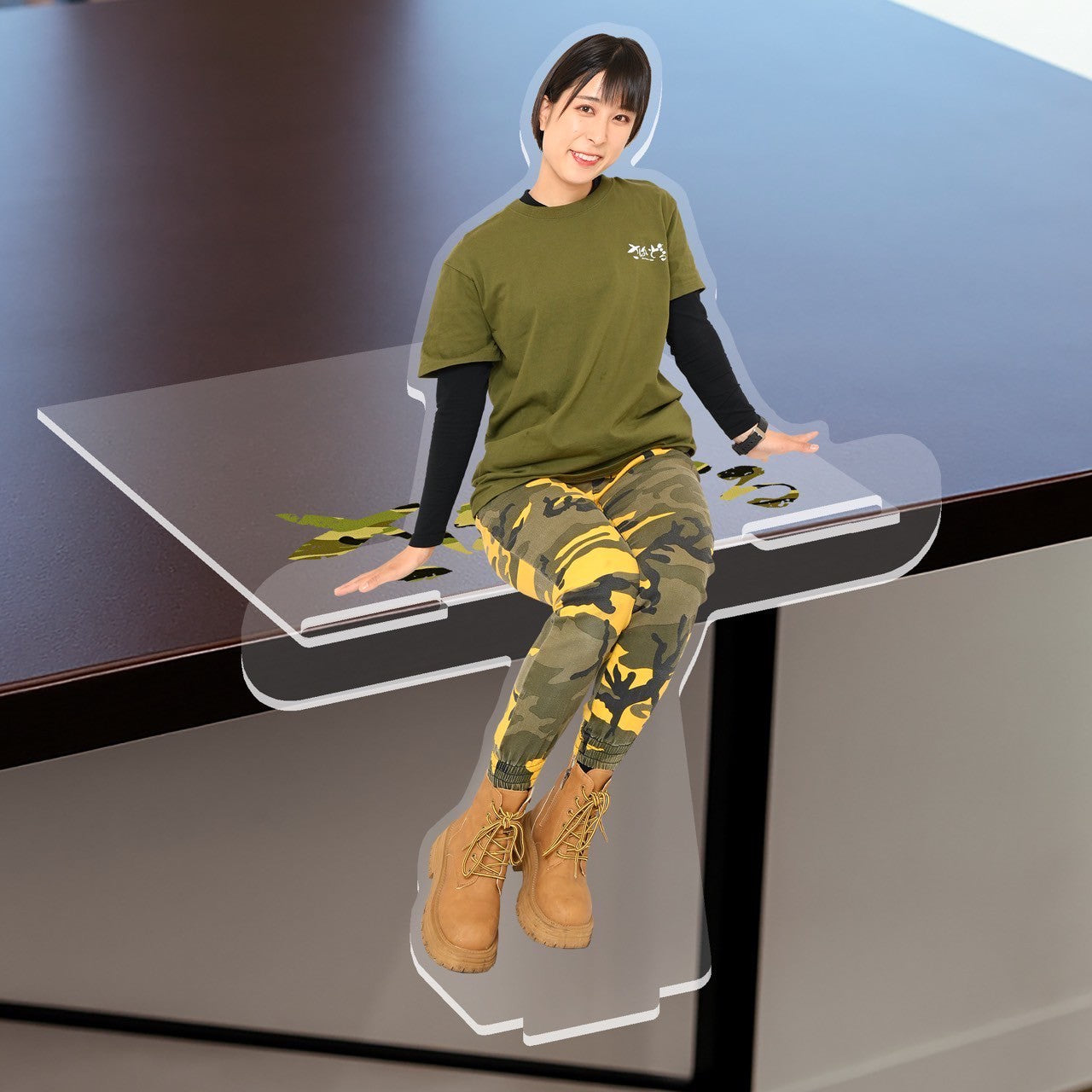 座りVerアクスタ