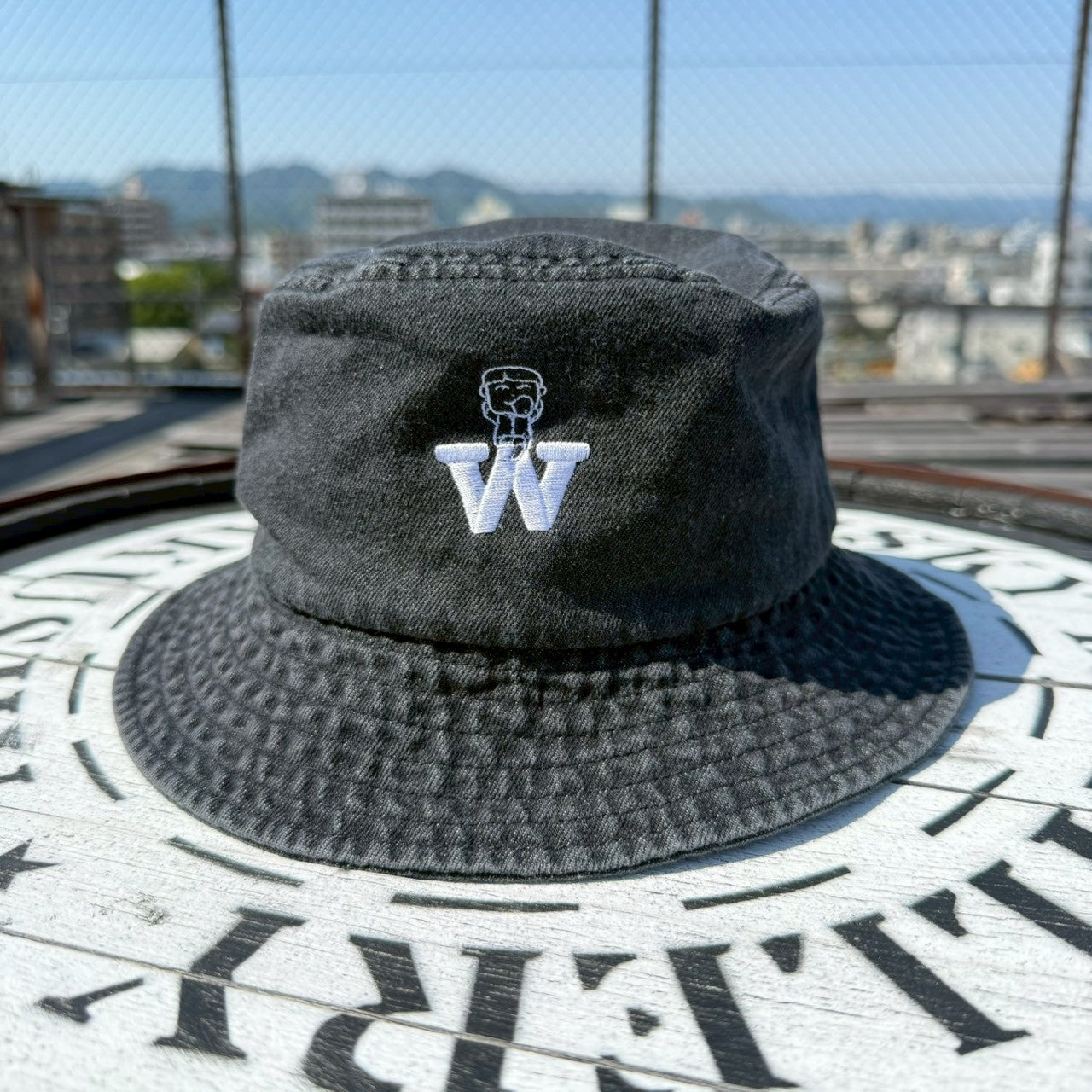 Wロゴ刺繍バケットハット