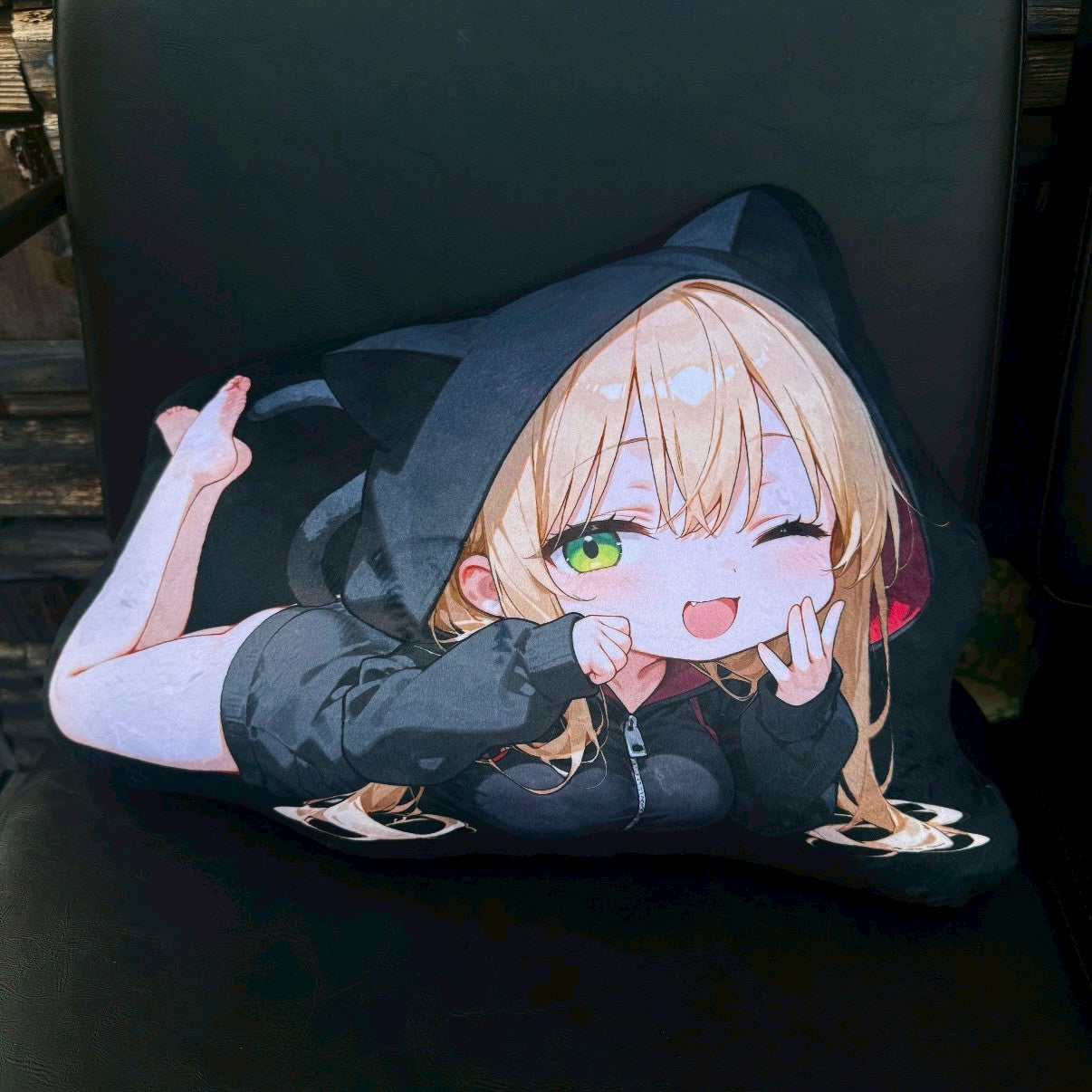 『七瀬光莉』にゃんこパーカークッション