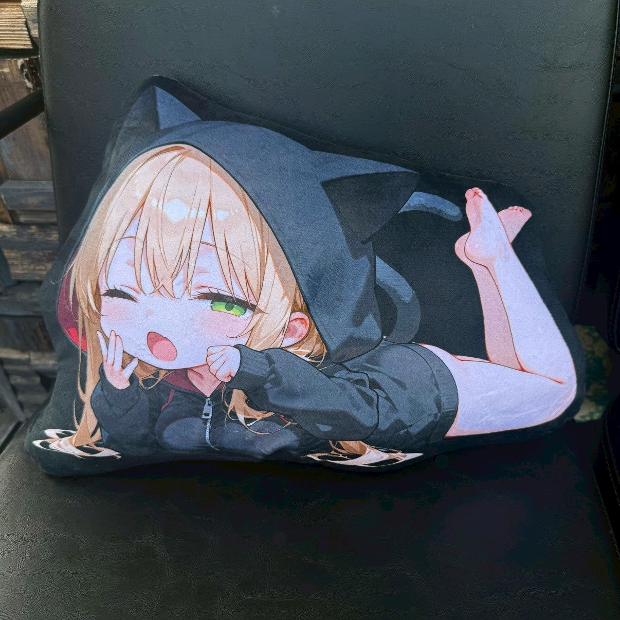 『七瀬光莉』にゃんこパーカークッション