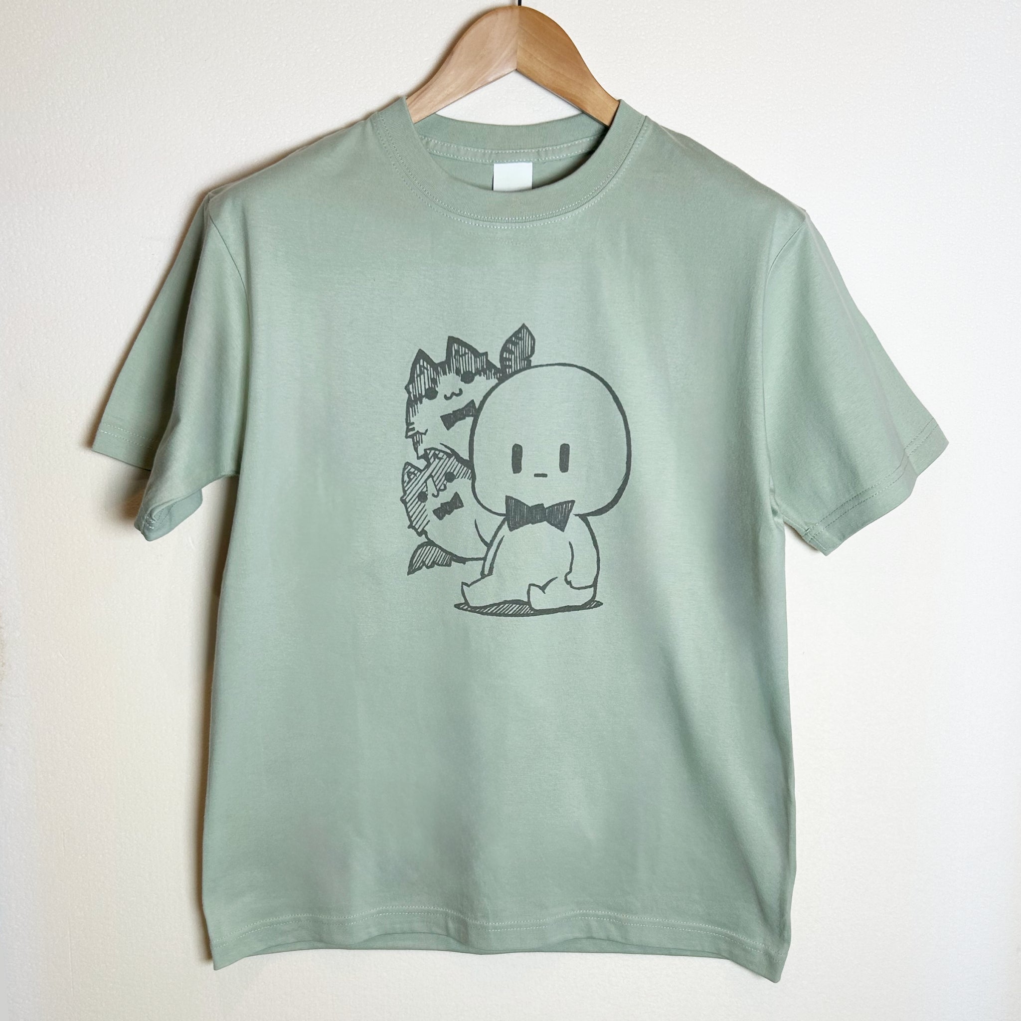 しろいやつとねこTシャツ