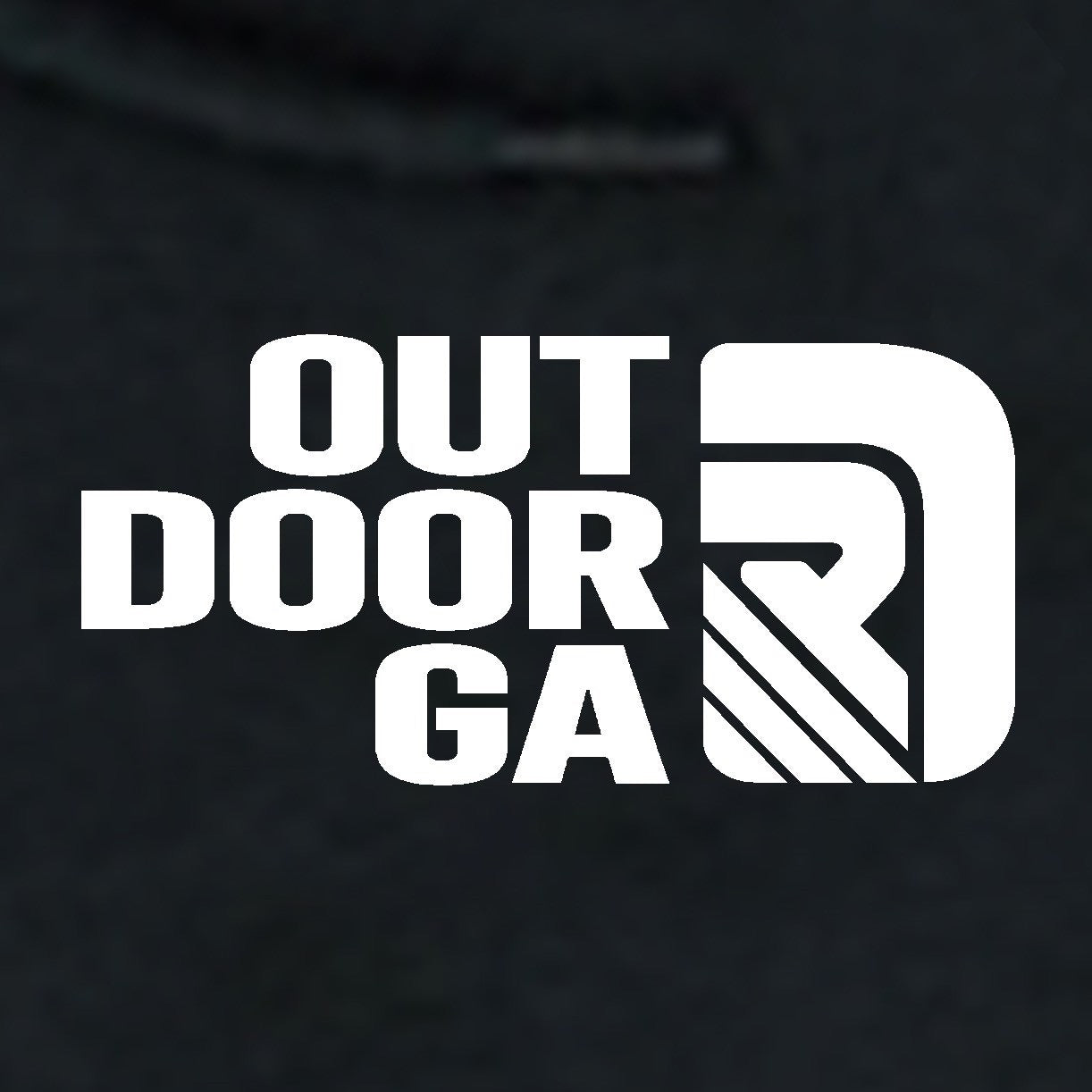 アウトドアがツマミワンポイントロゴパーカー