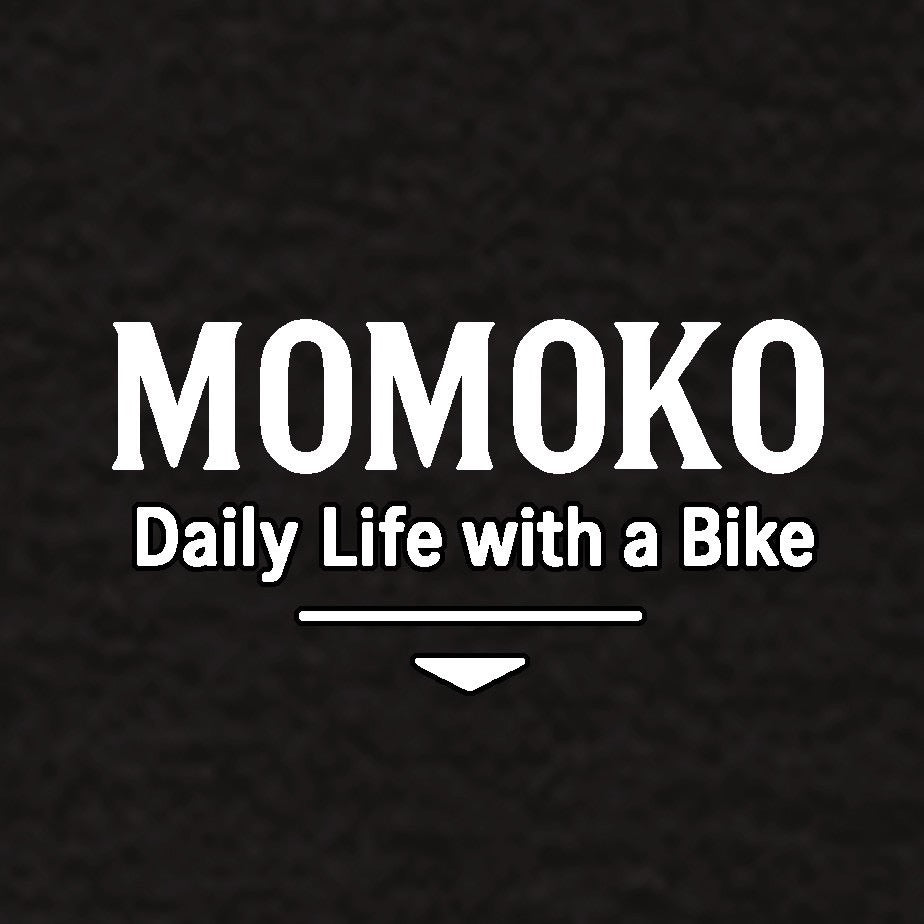 MOMOKOロゴパーカー