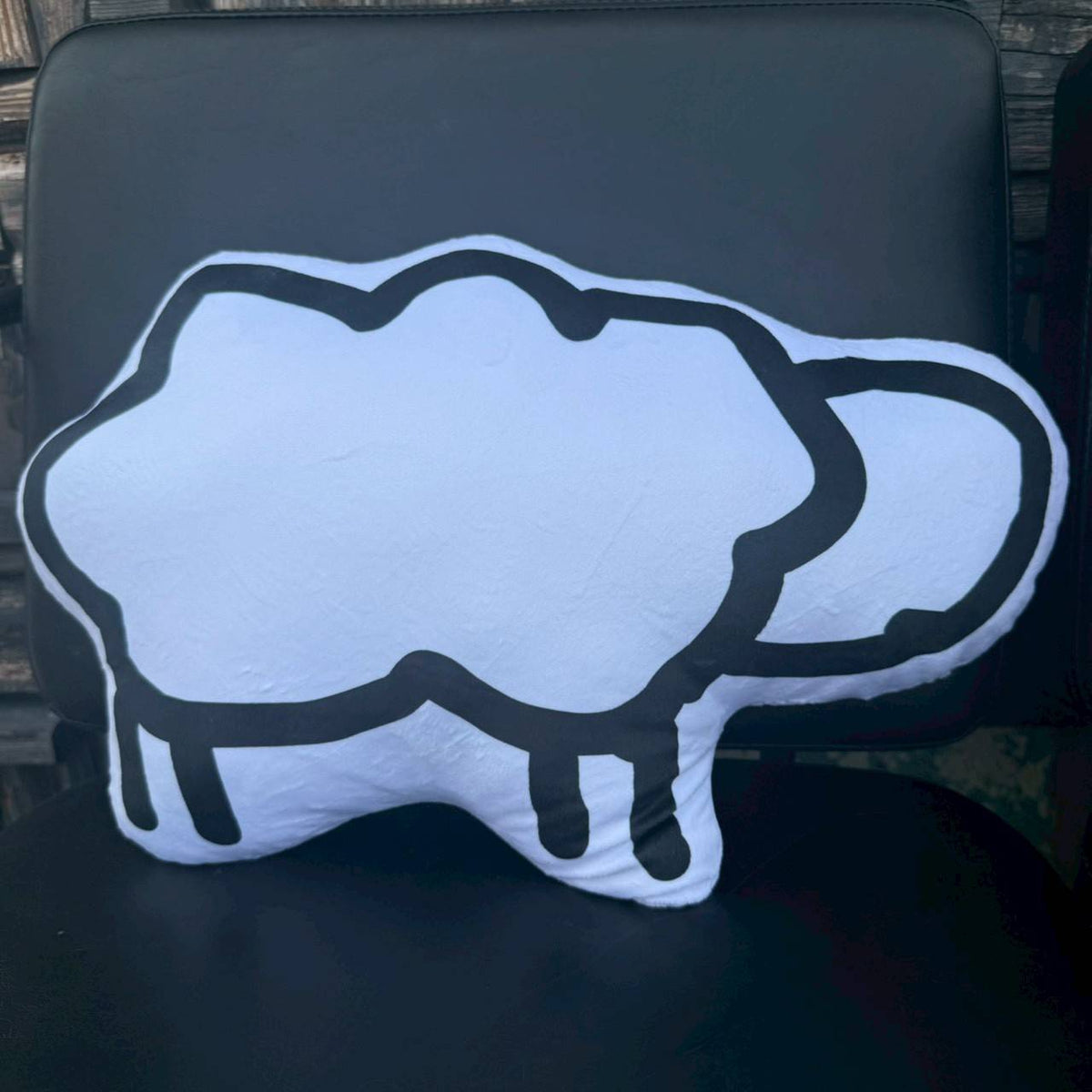 通りすがりのひつじちゃんダイカットクッション