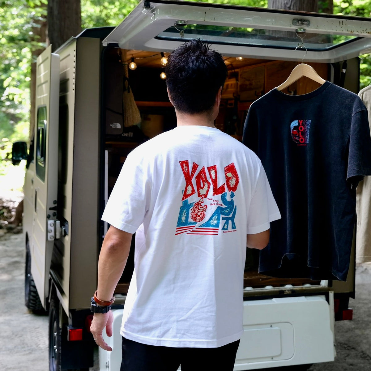 YOLOTシャツ